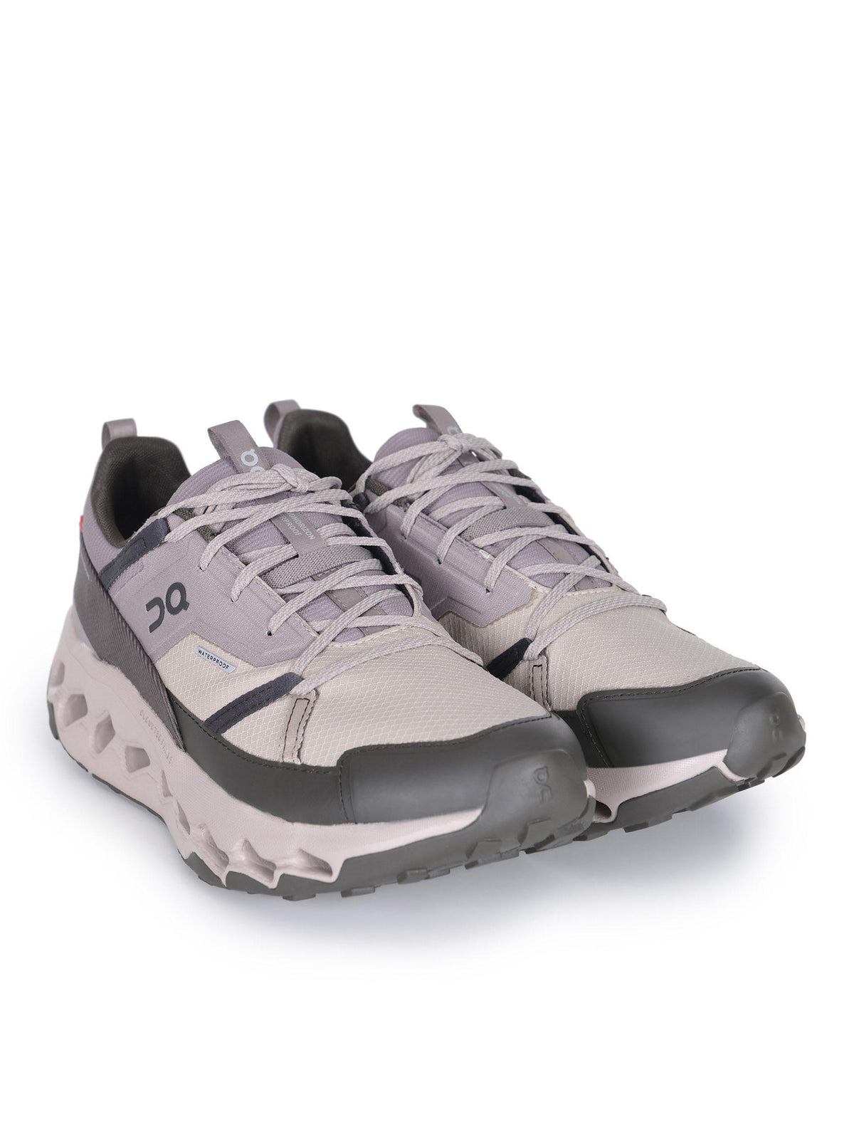 Sneakers ON "Cloudhorizon 1". 