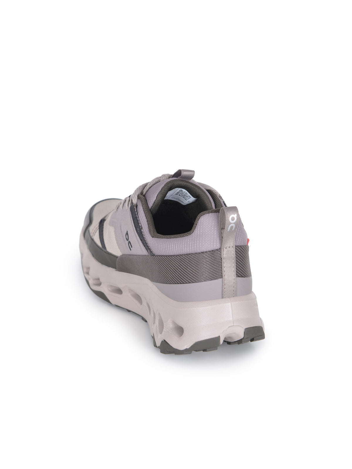 Sneakers ON "Cloudhorizon 1". 